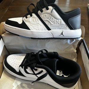 Jordan NU Retro1 Low (GS)